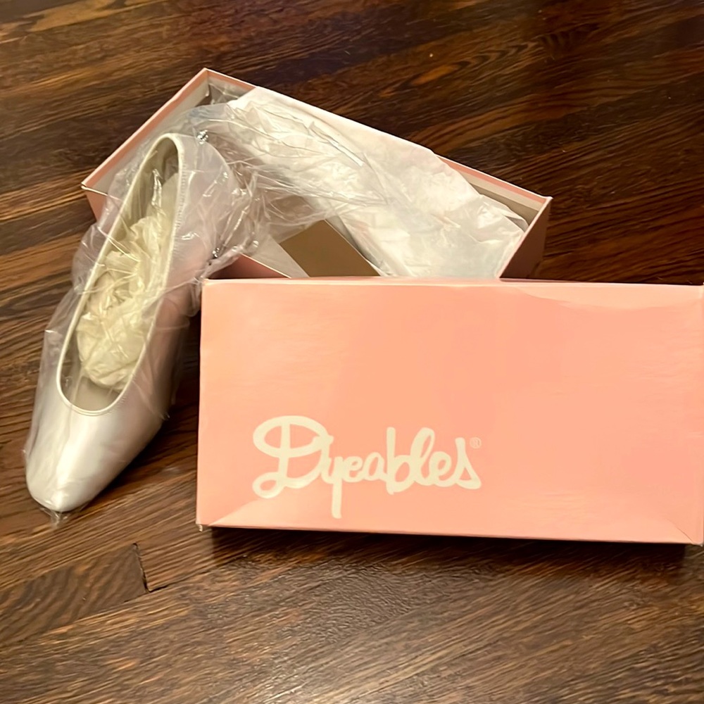 Dyeables pumps silver/white size 10